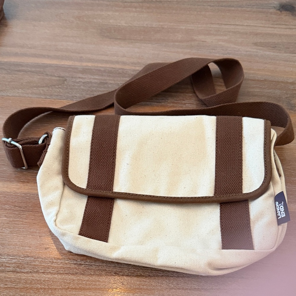 Land’s End Women’s crossbody canvas bag